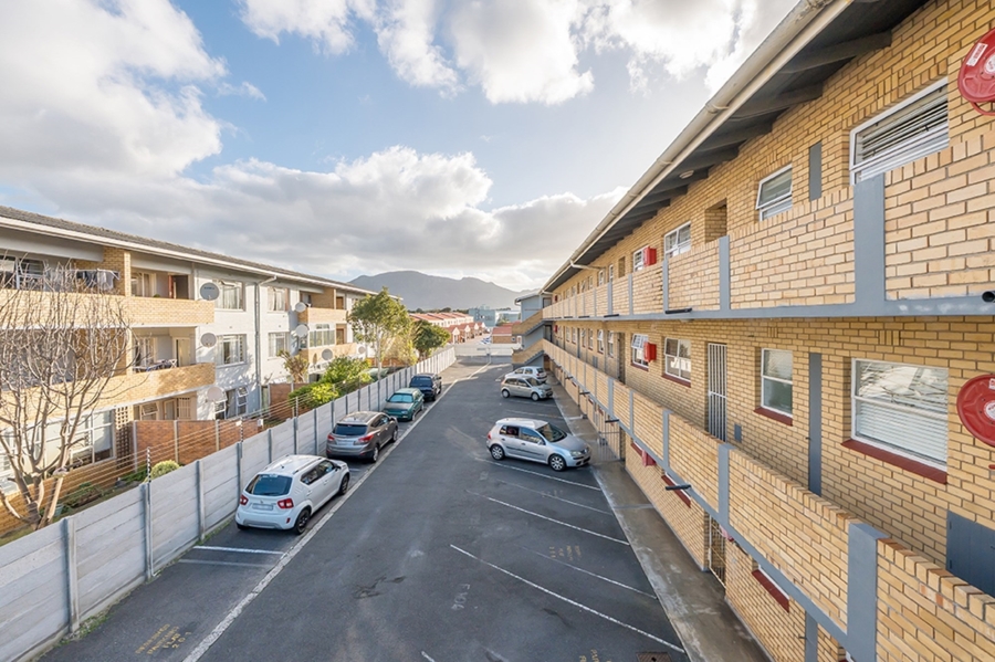 2 Bedroom Property for Sale in Heathfield Western Cape